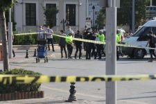 CADDE ORTASINDA ŞÜPHELİ ÇANTA PANİĞİ