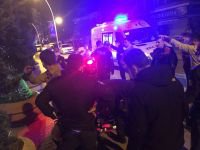 CADDE KARIŞTI, POLİSLERE SALDIRDILAR