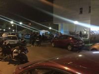 CADDE KARIŞTI, POLİSLERE SALDIRDILAR