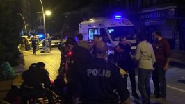 CADDE KARIŞTI, POLİSLERE SALDIRDILAR
