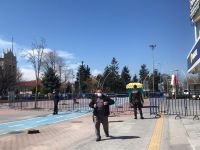 İZZET BAYSAL CADDESİNE BARİYERLİ ÖNLEM