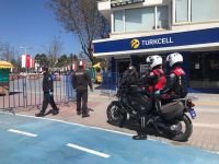 İZZET BAYSAL CADDESİNE BARİYERLİ ÖNLEM