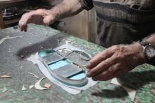 “ÇEKİCİMİN UCUYLA HAYATA TUTUNDUM”