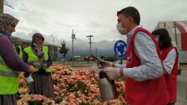 CHP'Lİ GENÇLERDEN İNCE DAVRANIŞ