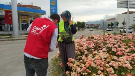 CHP'Lİ GENÇLERDEN İNCE DAVRANIŞ