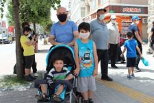 ÇOCUKLAR CADDEYİ ŞENLENDİRDİ