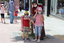 ÇOCUKLAR CADDEYİ ŞENLENDİRDİ