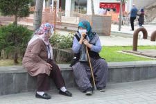 SOKAKLAR BUGÜN YAŞLILARINDI