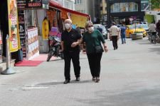 SOKAKLAR BUGÜN YAŞLILARINDI