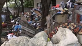 EVDEN KİLOLARCA ÇÖP ÇIKTI !