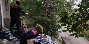 EVDEN KİLOLARCA ÇÖP ÇIKTI !