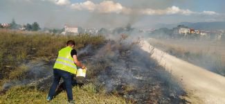 EVİ VE KAMYONU KURTARMAK İÇİN SEFERBER OLDULAR