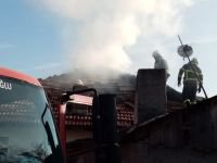 EVİN ÇATISI BİR ANDA TUTUŞTU