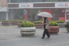 EVLER SU ALTINDA KALDI