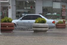 EVLER SU ALTINDA KALDI