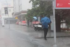 EVLER SU ALTINDA KALDI