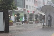 EVLER SU ALTINDA KALDI