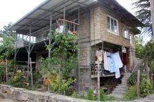 FELÇLİ EŞİ İÇİN ASANSÖR YAPTI