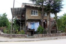 FELÇLİ EŞİ İÇİN ASANSÖR YAPTI