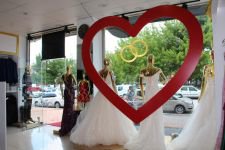 GELİN VE DAMATLARDA YENİ PANDEMİ MODASI