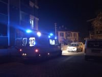 GENÇ KIZ KENDİNİ ASTI !