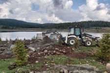 KAÇAK YAPILAR YIKILDI