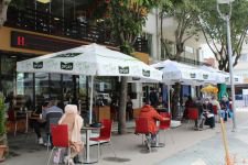 KAFE VE RESTORANLAR AÇILDI