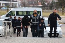 KALORİFER PETEĞİ HIRSIZLARI YAKALANDI