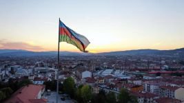 “KARDEŞ AZERİLERİN KAYITSIZ ŞARTSIZ YANINDAYIZ”