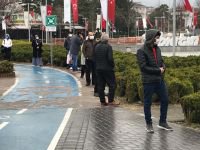 KENT MEYDANI'NDA MASKE DAĞITILIYOR