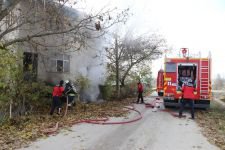 KULLANILMAYAN EVDE YANGIN ÇIKTI