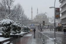 KENT MERKEZİ BEYAZA BÜRÜNDÜ