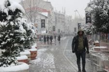 KENT MERKEZİ BEYAZA BÜRÜNDÜ