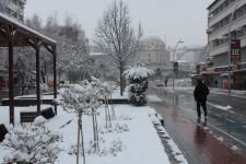 KENT MERKEZİ BEYAZA BÜRÜNDÜ