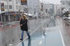 KENT MERKEZİ BEYAZA BÜRÜNDÜ