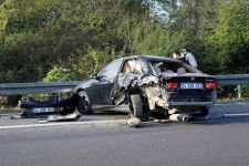 PARK HALİNDEKİ OTOMOBİLE ÇARPTI