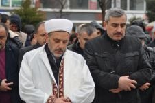 ŞEHİTLER TEPESİNE DUALARLA