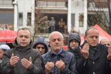 ŞEHİTLER TEPESİNE DUALARLA