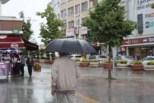 ŞİDDETLİ YAĞMUR HAYATI OLUMSUZ ETKİLEDİ