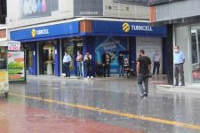 ŞİDDETLİ YAĞMUR HAYATI OLUMSUZ ETKİLEDİ