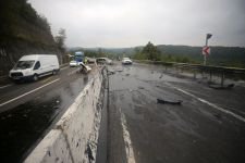 TANKER OTOMOBİLLE ÇARPIŞTI