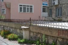 TARİHİ ESER ÜZERİNE DUVAR ÖRÜLDÜ