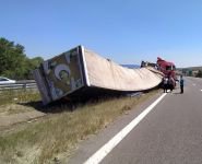 TIR REFÜJE DEVRİLDİ