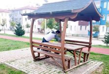 UNUTULAN KİMLİK ÇÖP TOPLATTI !