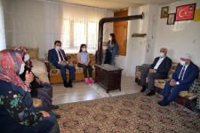 VALİ ÜMİT ŞEHİT AİLELERİYLE BAYRAMLAŞTI