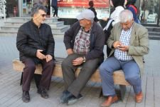 VATANDAŞ NE GİYECEĞİNİ BİLEMİYOR