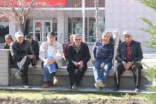 VATANDAŞ NE GİYECEĞİNİ BİLEMİYOR