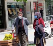 YAŞLILAR SOKAĞA AKIN ETTİ