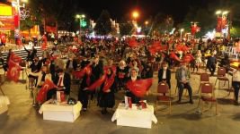 15 TEMMUZ TÖRENİNDE HEM HÜZÜN HEM COŞKU