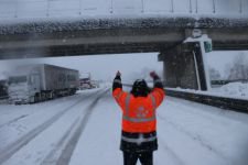 16 ARAÇ BİRBİRİNE GİRDİ, 8 KİŞİ YARALANDI